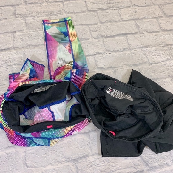 Victoria’s Secret Leggings Size Small Set of two Crop Capri Black &multicolored - Picture 10 of 11
